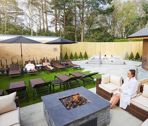 Image of the outdoor spa garden at David Lloyd Royal Berkshire